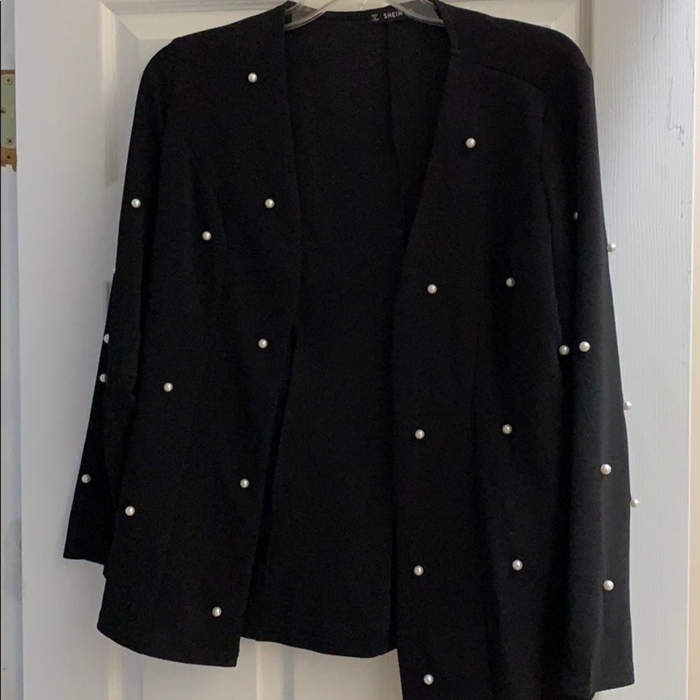 Pearl accent women’s black blazer